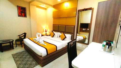 Varanasi Hotel | Hotel Ozas Grand