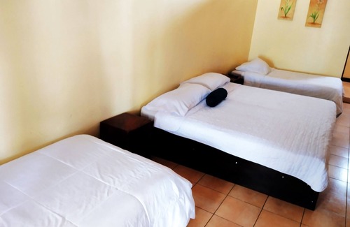 Carmen Cama Y Desayuno | Hotel Pacande only 2km from airport Costa Rica