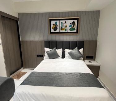 Ahmedabad Hotel | Hotel Palash Lake