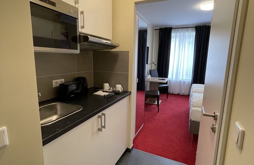 Stadtmitte Hotel | Hotel Palm Premium