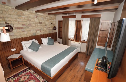 Gjirokaster Hotel | Hotel Palorto