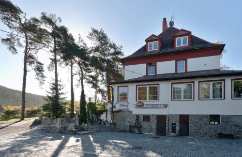 Jachymov Cama Y Desayuno | Hotel Panorama