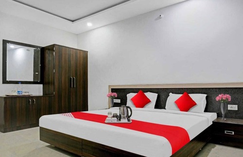 Varanasi Hotel | Hotel Paradies By GRB