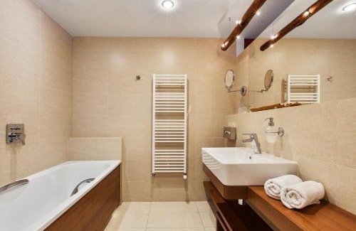 Tale Hotel | Hotel Partizán