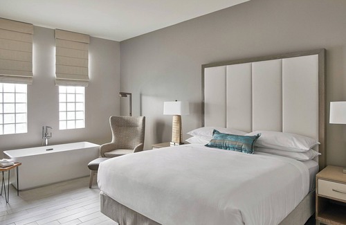 Palm Desert Hotel | Hotel Paseo, Autograph Collection by Marriott