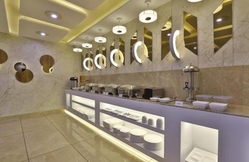 Sayajiganj Hotel | Hotel Pearl