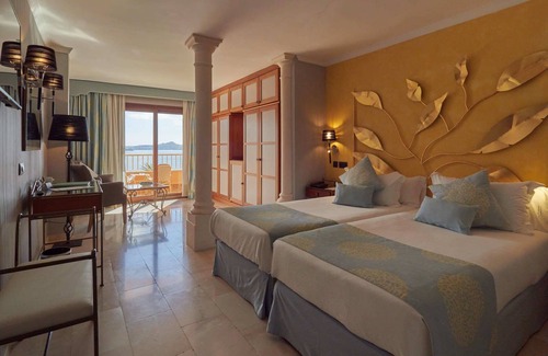 Cala Fornells Hotel | Hotel Petit Cala Fornells