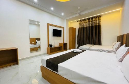 Amritsar Hotel | Hotel Pilgrim walking distance From Golden Temple
