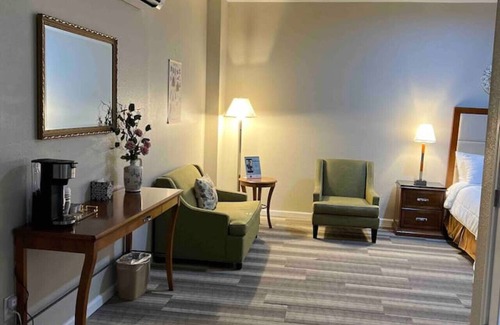 Laurel Casa | Hotel Pinehurst- Pine Belt Suite 207