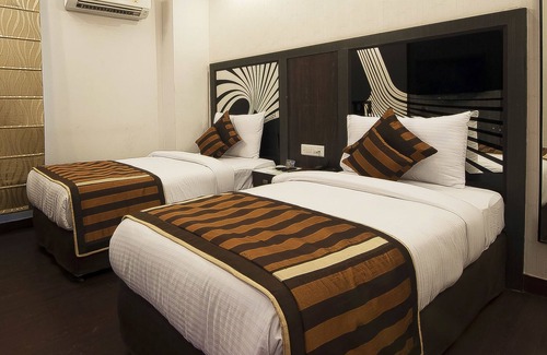Karol Bagh Hotel | Hotel Pitrashish Premium