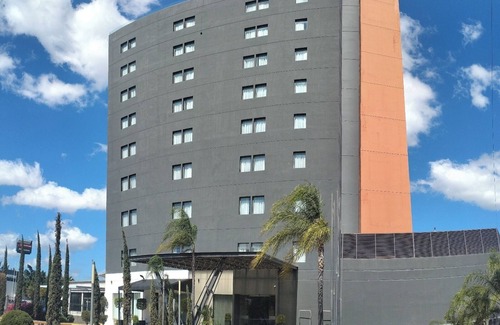 Tegucigalpa Hotel | Hotel Plaza Cascadas