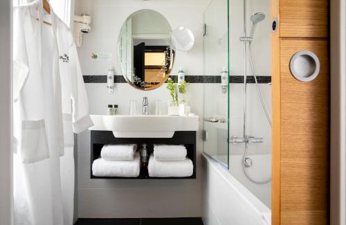 Faubourg-du-Roule Hotel | Hotel Plaza Elysées