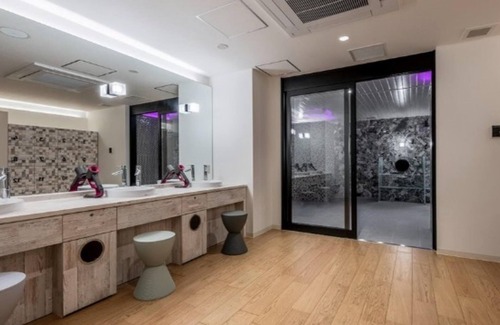 Nishi Hotel | Hotel Plumm