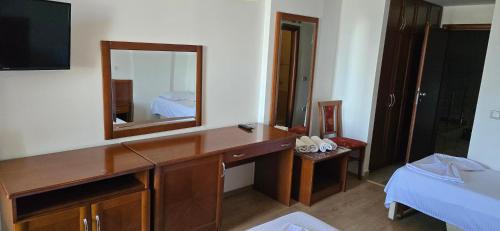 Gjerana Cama Y Desayuno | Hotel Porto Otrant