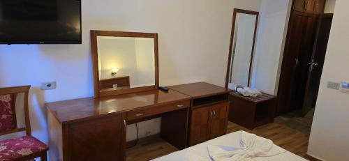 Gjerana Cama Y Desayuno | Hotel Porto Otrant