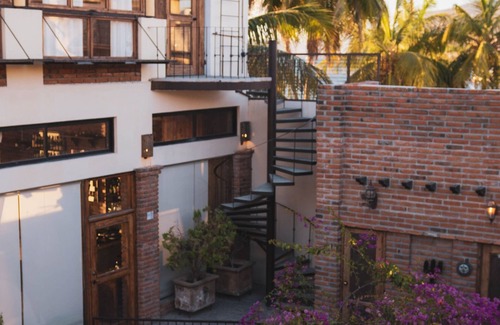 Esterito Apartamento | Hotel Posada de las Flores. Junior suite 520, Luxury and confort on the malecon