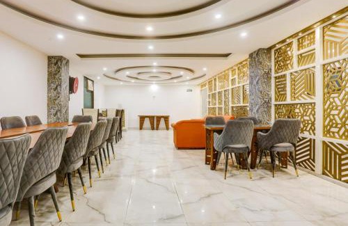 Mahmoorganj Hotel | Hotel Prabha Wati Palace Suites Near Kashi Vishwanath Temple