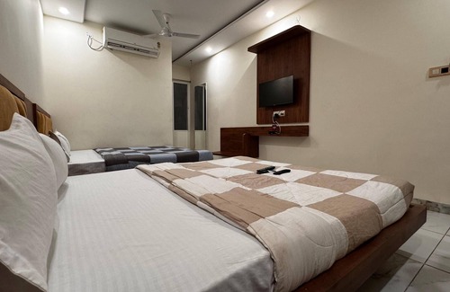 Ujjain Hotel | Hotel Prakasham