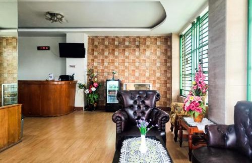 Waru Casa | Hotel Prisma Mitra RedDoorz