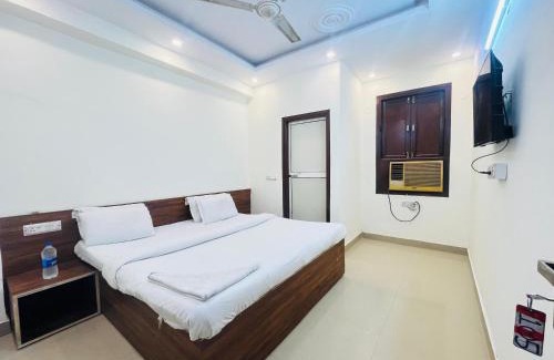 Khattalwada Hotel | Hotel PUB G Residency - Mayur Vihar