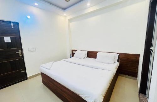 Khattalwada Hotel | Hotel PUB G Residency - Mayur Vihar
