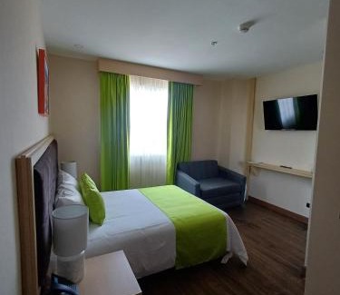 Limón Hotel | Hotel Puerto Limón CR