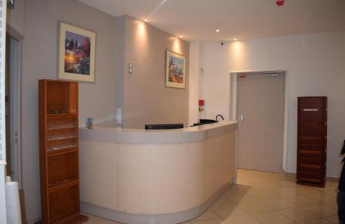 Quartier des Grandes-Carrieres Hotel | Hotel Puy De Dôme
