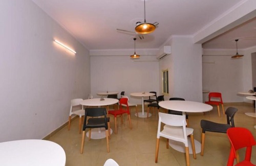 Sector 27 Hotel | Hotel R R Suites By WB Inn