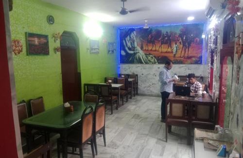 Taj Ganj Hotel | Hotel Raj Near Taj Mahal South Gate Taj Ganj