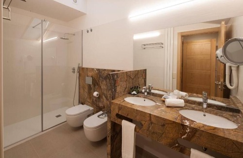 Centro histórico de León Hotel | Hotel Real Colegiata San Isidoro