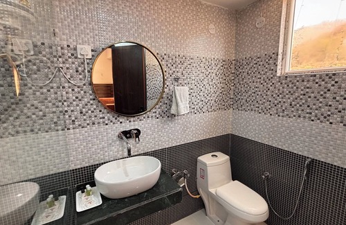 Jwalamukhi Hotel | Hotel Reem