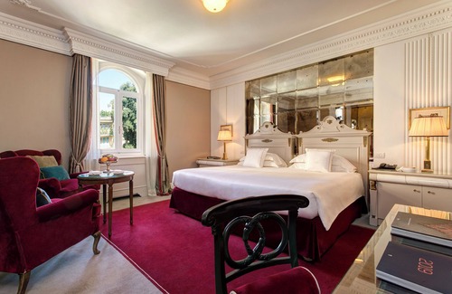 Sant' Ambrogio Hotel | Hotel Regency