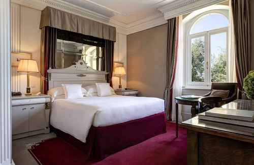 Sant' Ambrogio Hotel | Hotel Regency