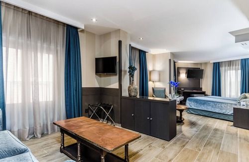 Centro histórico Hotel | Hotel Reina Cristina