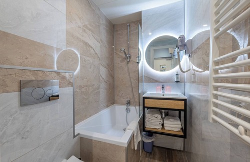 Combat Hotel | Hotel Relais Bergson