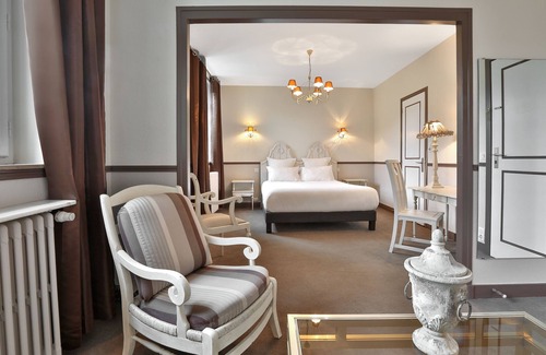 Brantome-en-Perigord Hotel | Hotel Restaurant Charbonnel