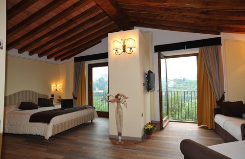 Porrena Hotel | Hotel Restaurant La Torricella