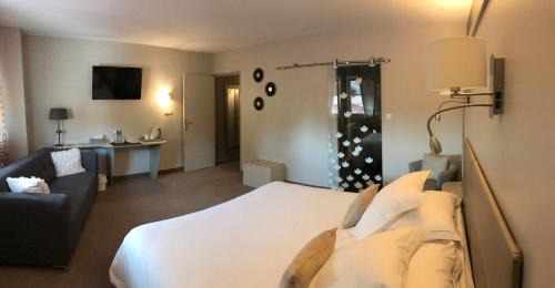 Villersexel Hotel | Hotel Restaurant SPA "Le Relais Des Moines - Logis de France"