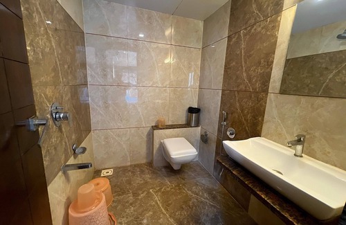 Surat Hotel | Hotel Restinn