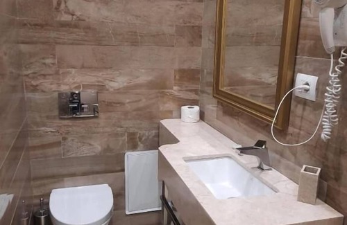 Berat Hotel | Hotel Rezidenca Desaret