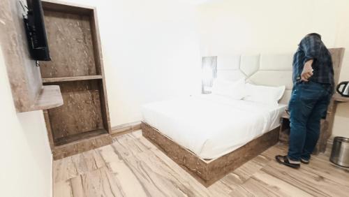 Goregaon West Casa | Hotel Richie Residency