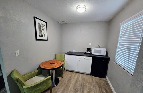 Ridgecrest Hotel | Hotel Ridgecrest an Extended Stay Studios