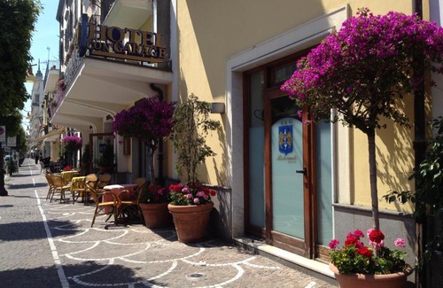 Pompei Hotel | Hotel Ristorante Amitrano