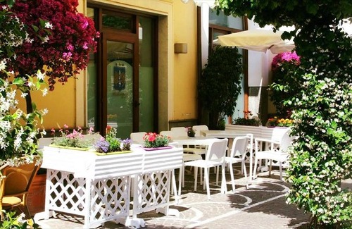 Pompei Hotel | Hotel Ristorante Amitrano