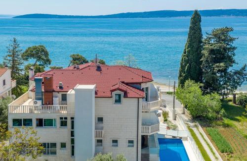 Kastela Hotel | Hotel Riva Kaštela with swimming pool