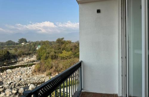Sidhpur Hotel | Hotel River Retreat