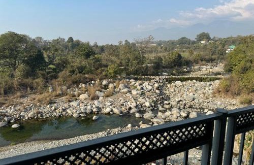Sidhpur Hotel | Hotel River Retreat