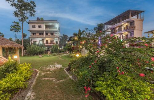 Sauraha Hotel | Hotel Riverside with Swimming pool