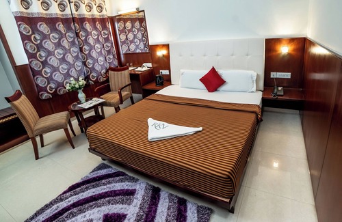 Krishnagiri Hotel | Hotel RKV Residency