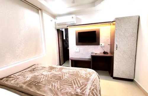 Vrindavan Hotel | Hotel RN Residency - Near Prem Mandir Vrindavan